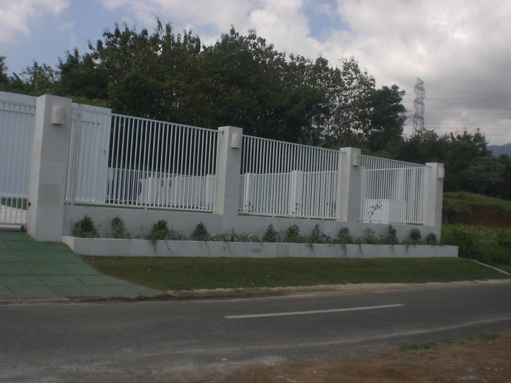 Villa Putih Lovina Exterior photo