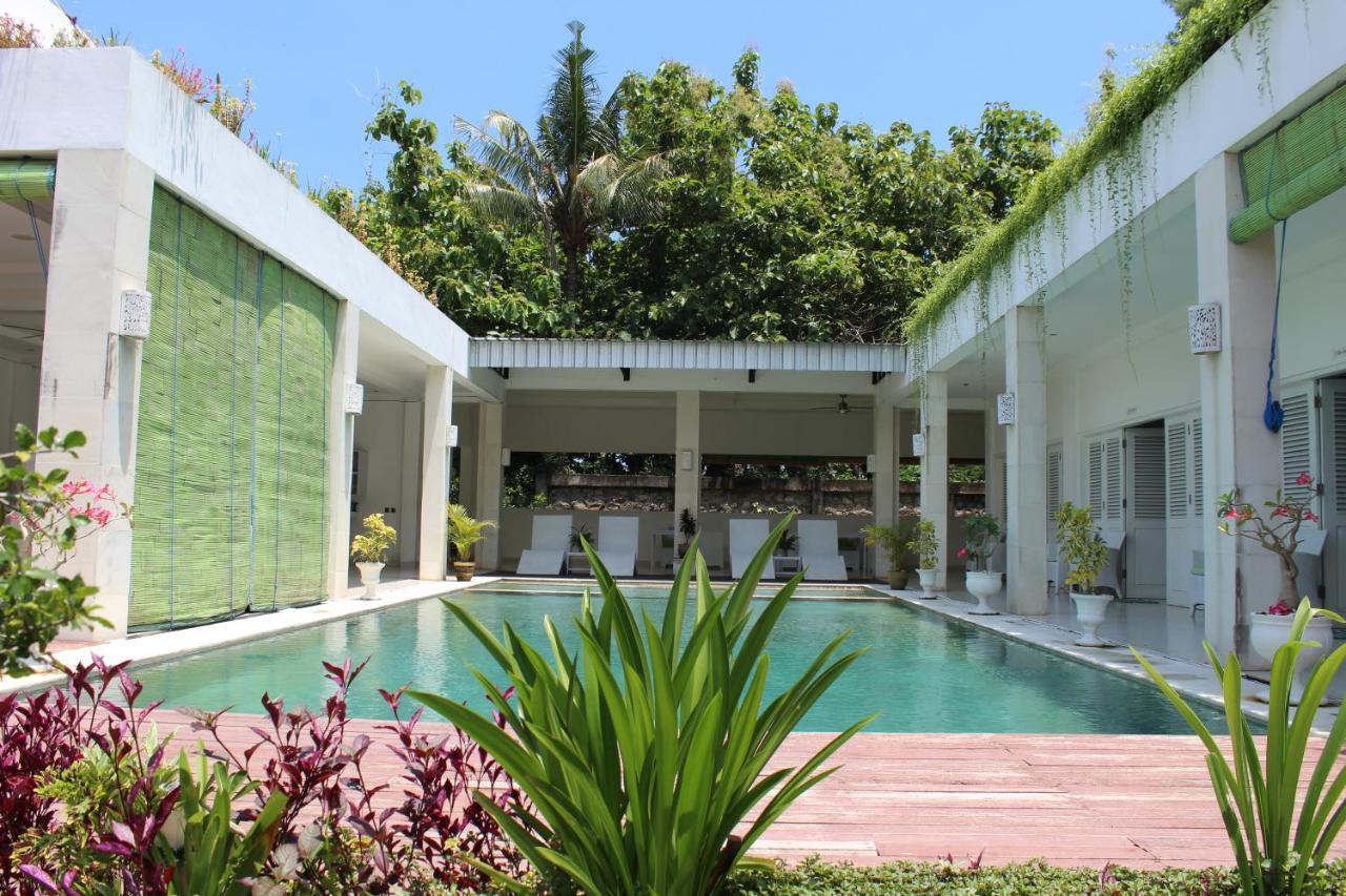 Villa Putih Lovina Exterior photo